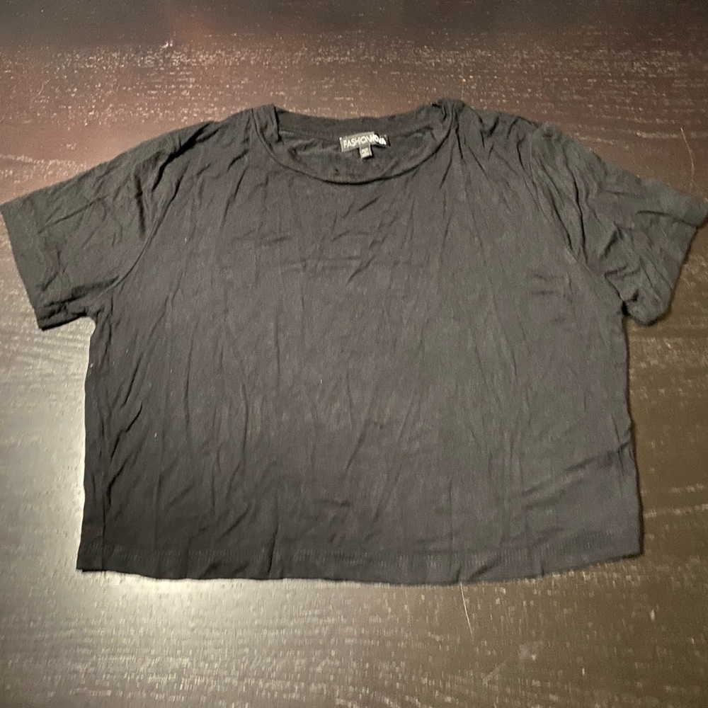 Fashion Nova Black Boxy Cropped Tee